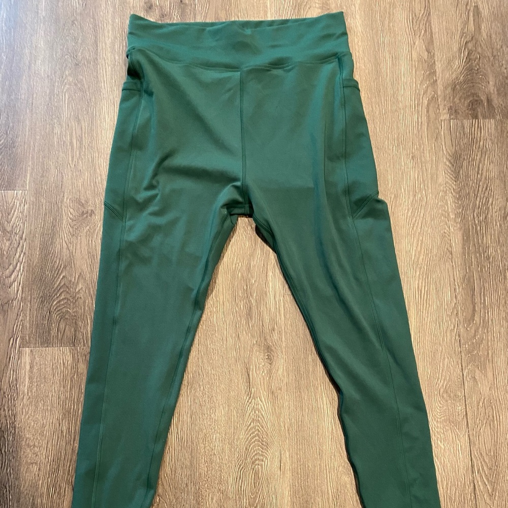 Full length leggings with pockets in green